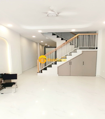 Cần bán nhà hxh thông, trường chinh, p14, tân bình, 60m2, 3 tầng, chĩ nhỉnh 8 tỷ