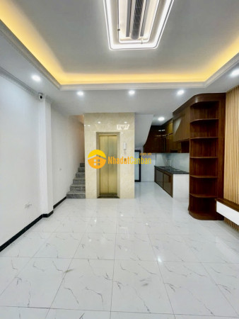 Bán nhà mới hoàn thiện tại nam dư, hoàng mai thiết kế hiện đại, nội thất cao cấp, có thang máy.