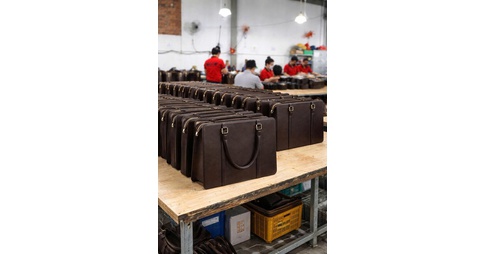 Quà tặng sự kiện Muốn không bị bỏ quên, hãy chọn đồ da